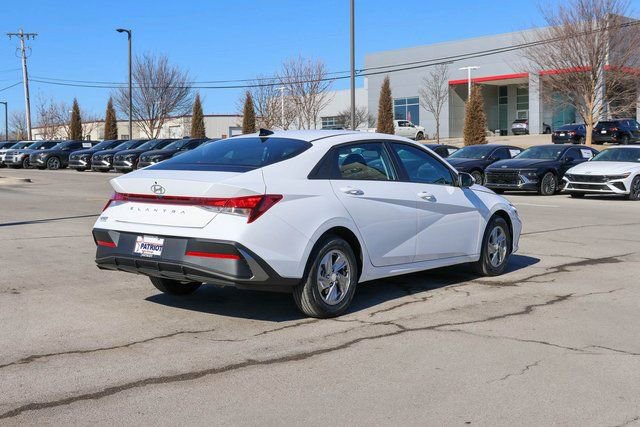 New 2025 Hyundai Sonata SE image 3