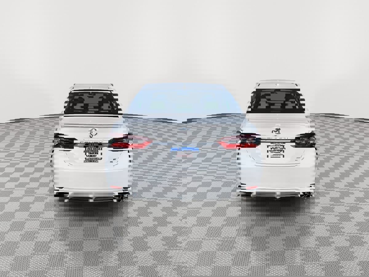 Used 2023 Toyota Camry SE image 6