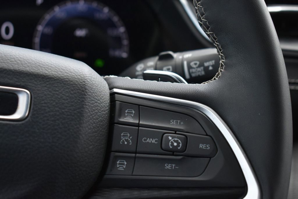 Used 2024 Jeep Grand Cherokee Altitude image 19