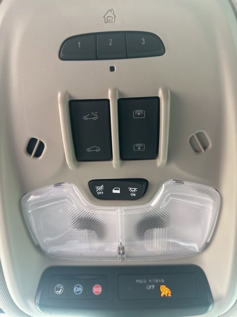 Used 2025 Buick Encore GX Avenir w/ Avenir Technology Package AWD/4WD image 36