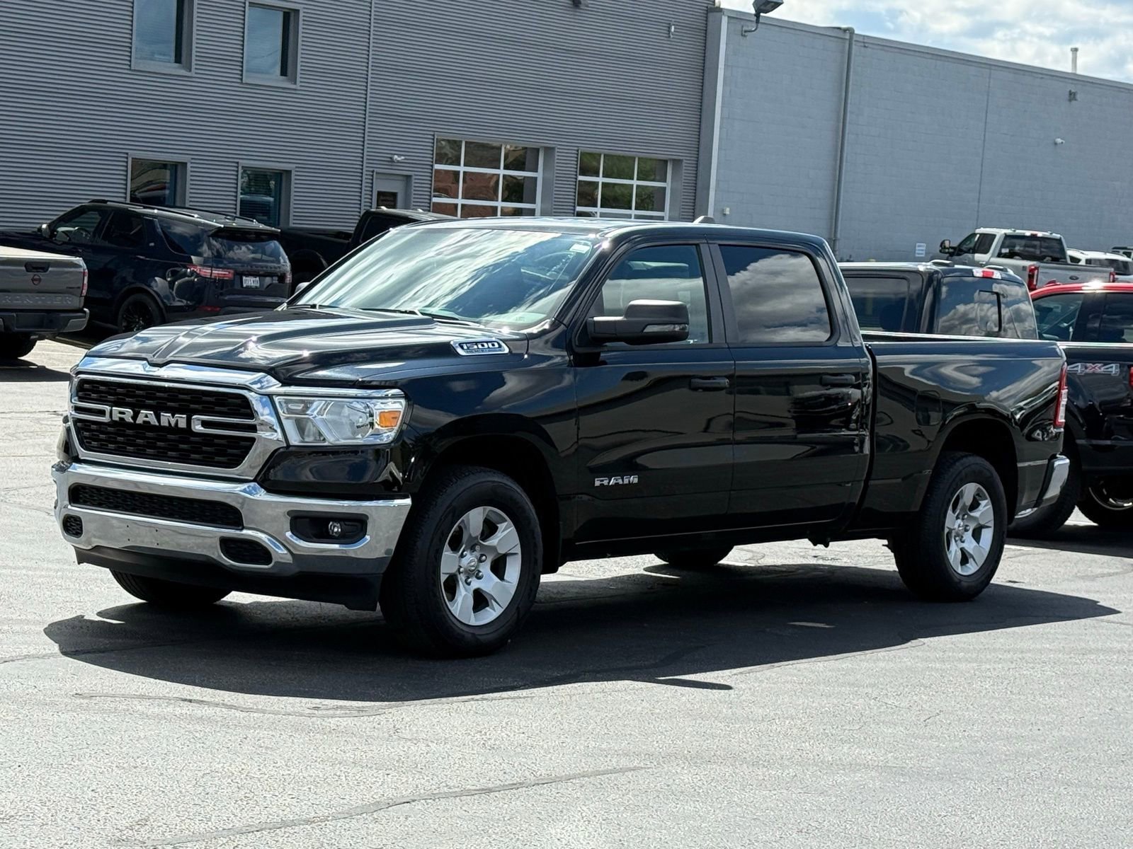Used 2024 RAM 1500 Big Horn AWD/4WD image 7
