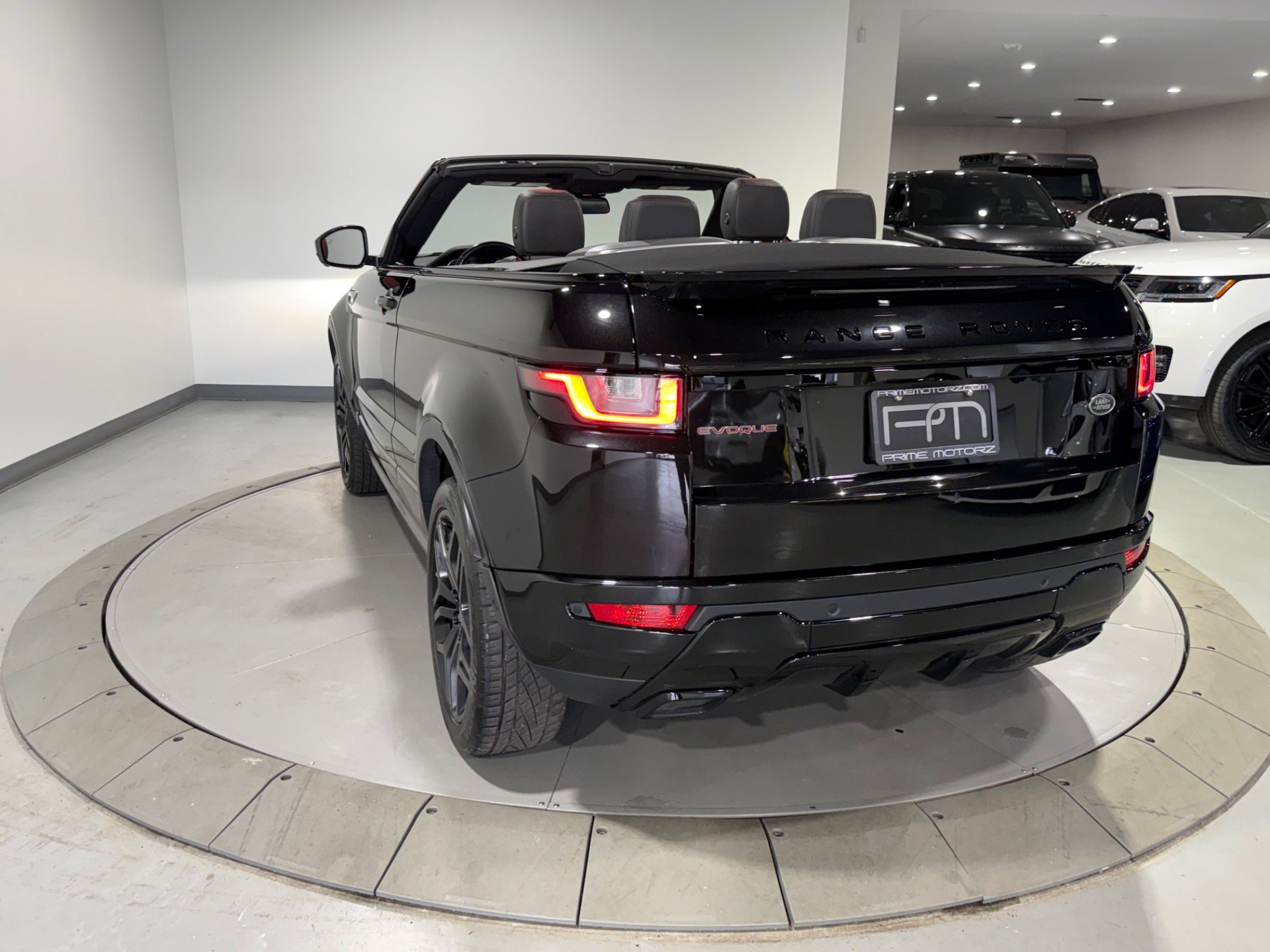 Used 2018 Land Rover Range Rover Evoque HSE Dynamic image 17