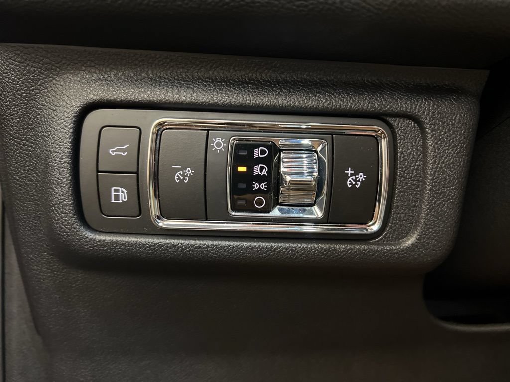 New 2025 Lincoln Corsair Grand Touring w/ Equipment Group 302A AWD/4WD image 24
