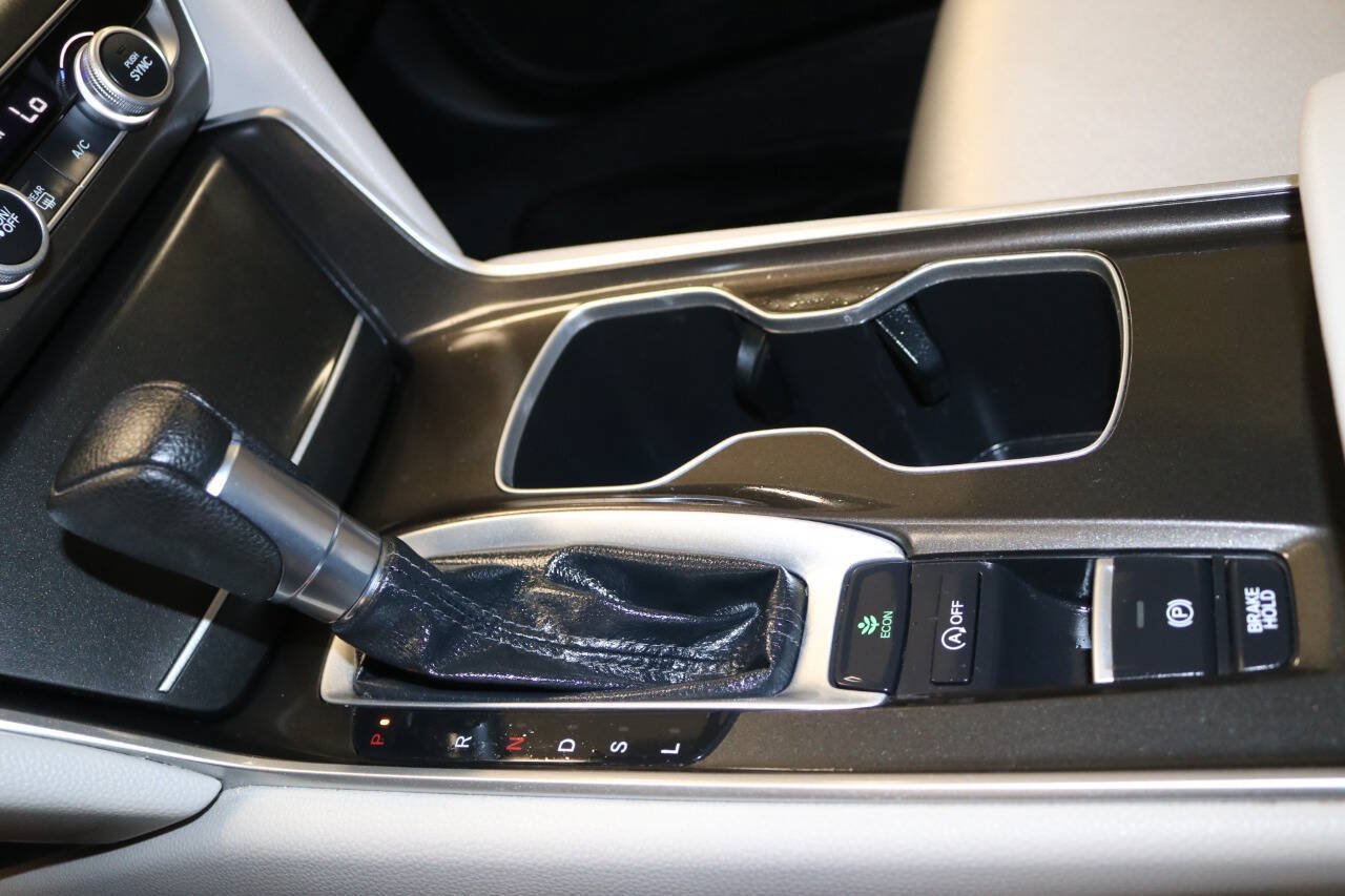 Used 2022 Honda Accord LX image 38