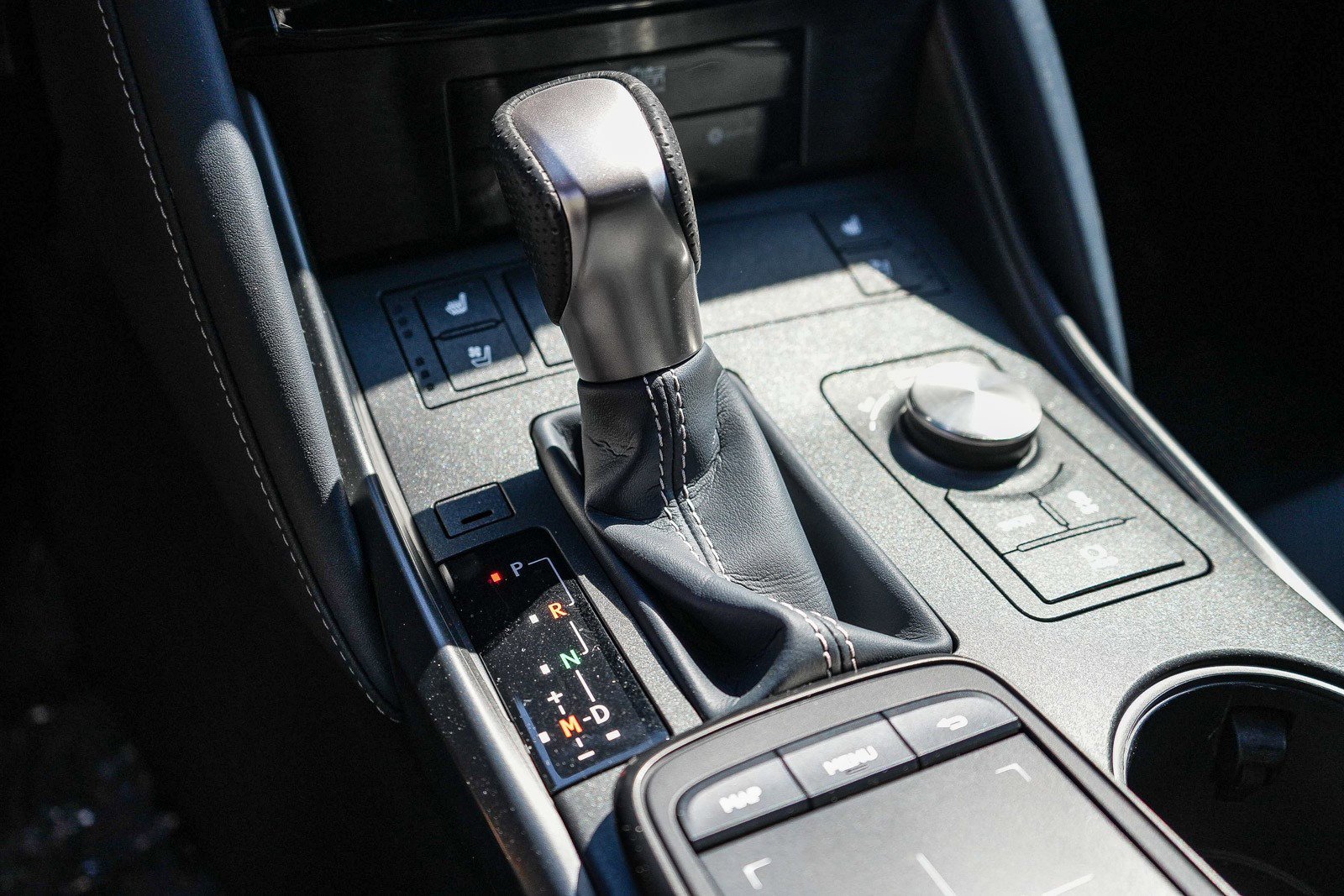 Used 2024 Lexus IS 500 RWD image 20