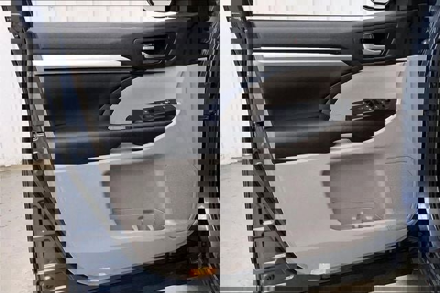 Used 2017 Toyota Highlander XLE image 21