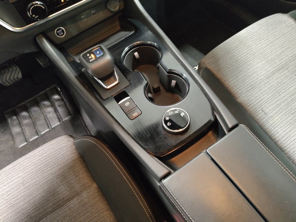 Used 2021 Nissan Rogue S image 26