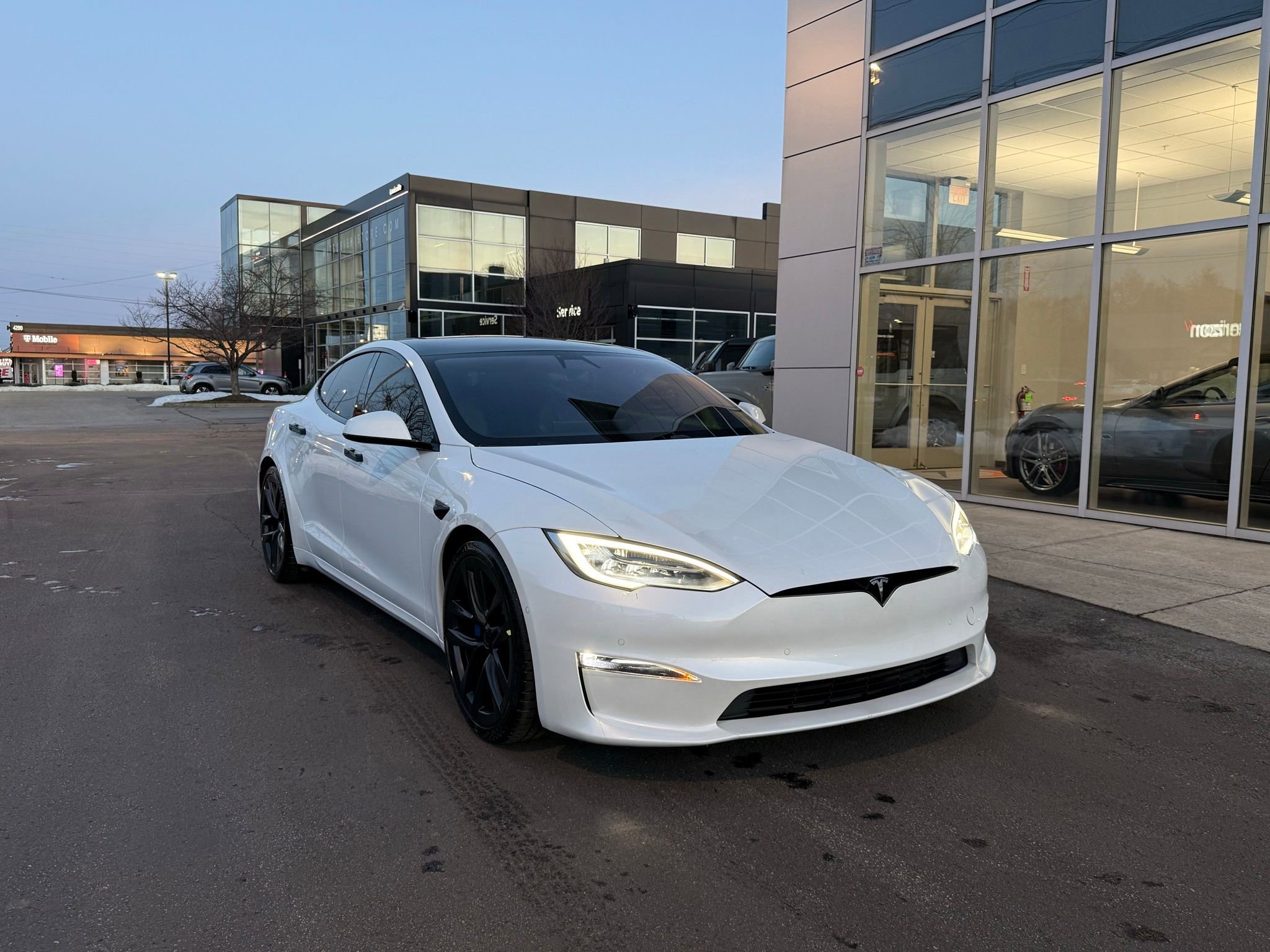 Used 2021 Tesla Model S Plaid image 4