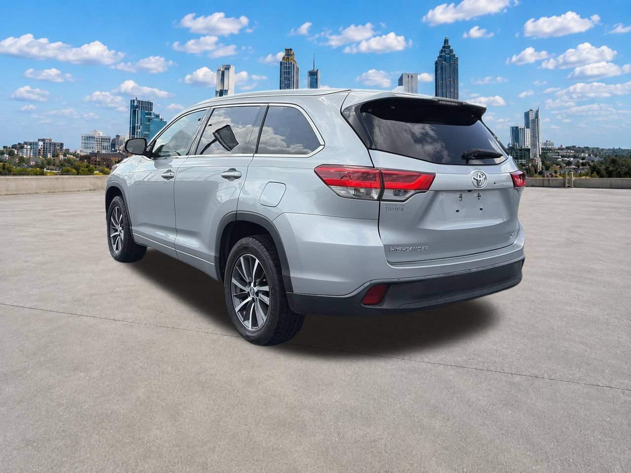 Used 2018 Toyota Highlander XLE FWD image 24