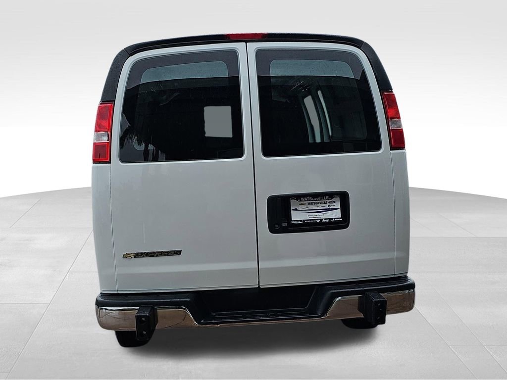 Used 2024 Chevrolet Express 2500 w/ Driver Convenience Package image 4