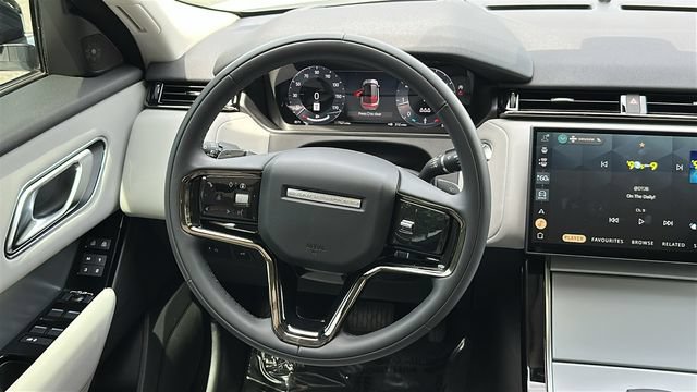 Used 2025 Land Rover Range Rover Velar S AWD/4WD image 23