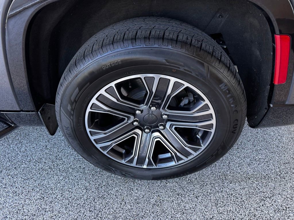 Used 2024 Jeep Wagoneer L Series II w/ Flexible Seating Group AWD/4WD image 9