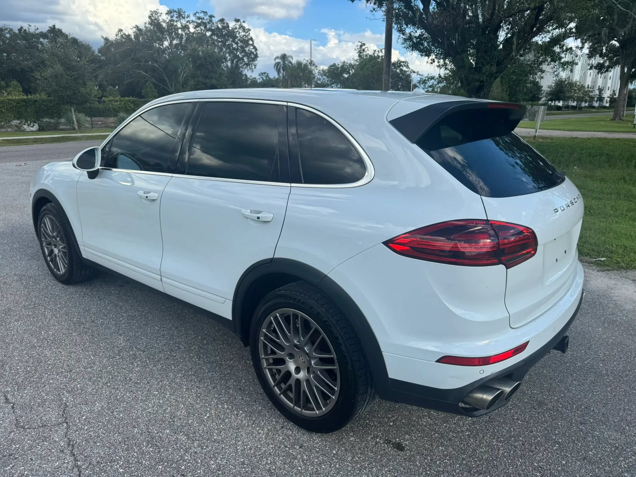 Used 2015 Porsche Cayenne S AWD/4WD image 11
