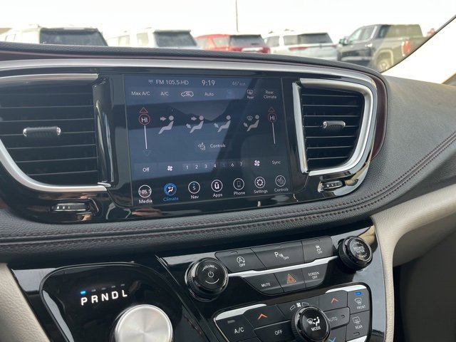 Used 2020 Chrysler Pacifica Limited image 43