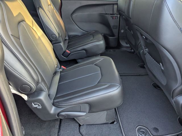 New 2026 Chrysler Pacifica Select image 32