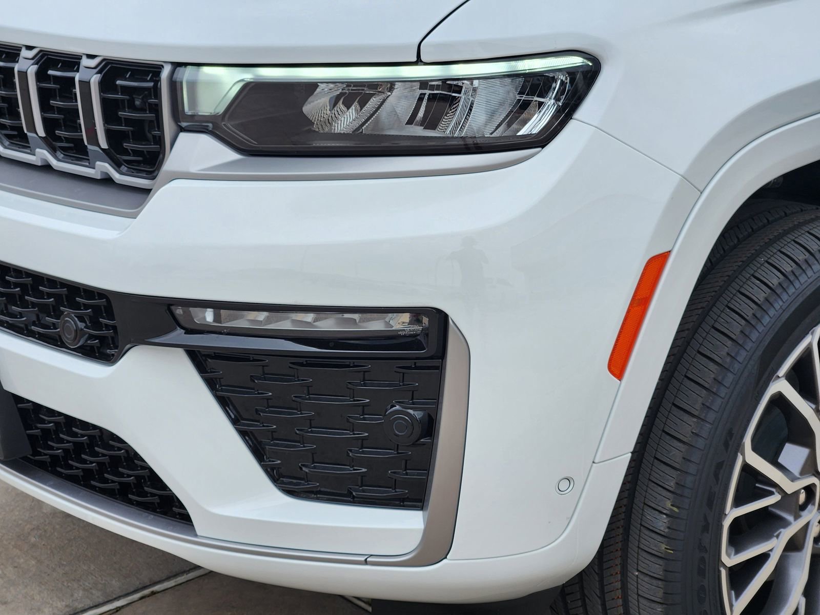 New 2026 Jeep Grand Cherokee Summit AWD/4WD image 10