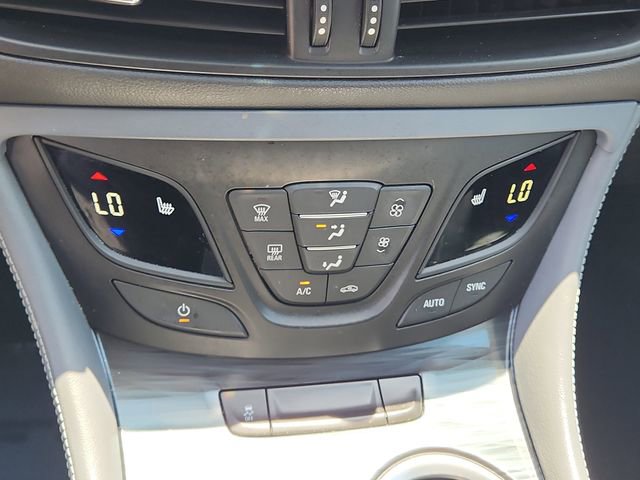 Used 2020 Buick Envision Essence FWD image 31