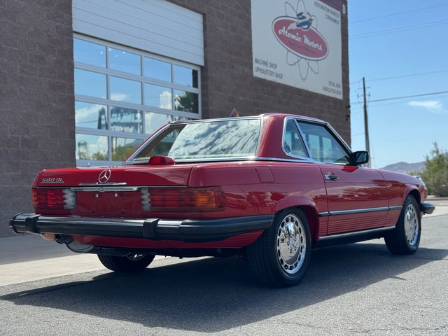 Used 1987 Mercedes-Benz 560 SL image 3