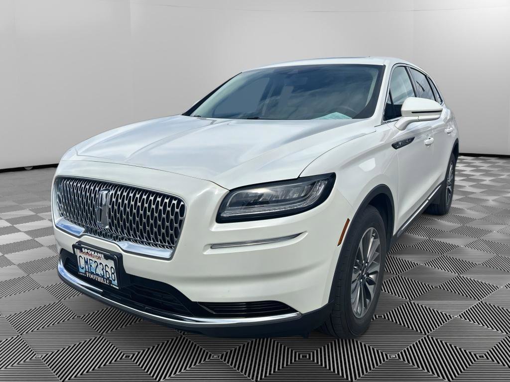 Used 2023 Lincoln Nautilus Reserve image 3