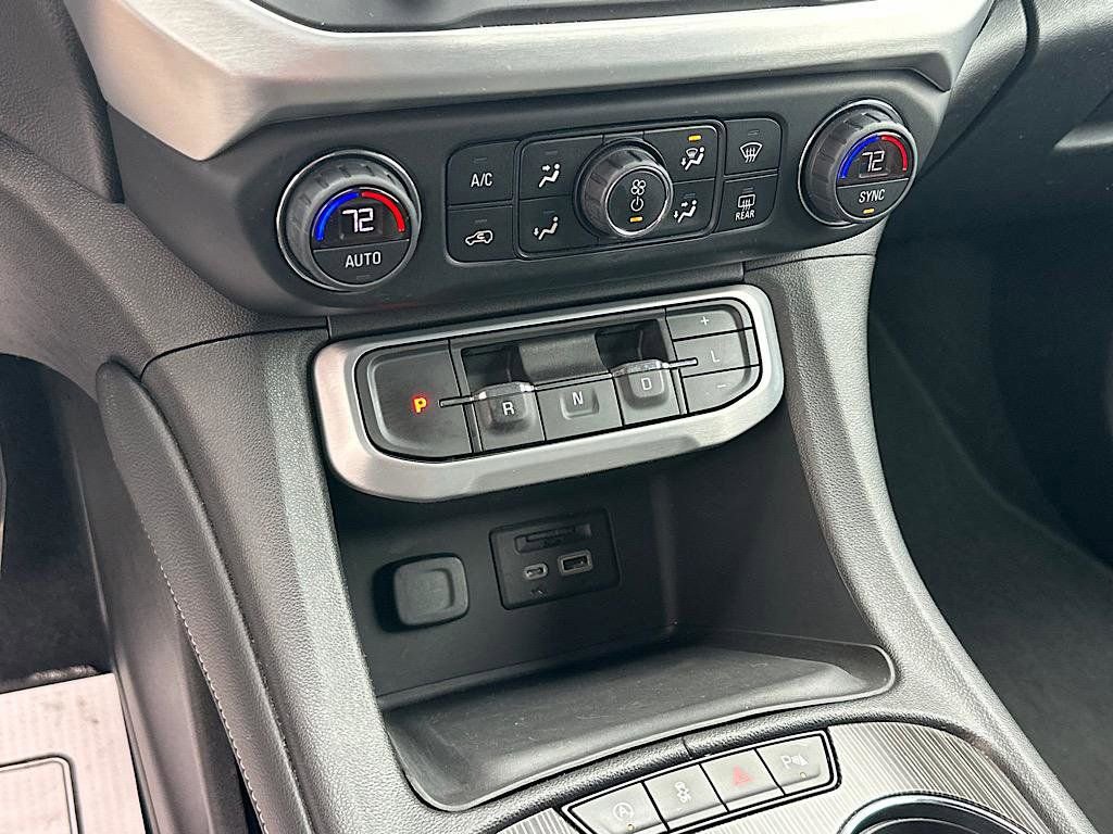 Used 2021 GMC Acadia SLT image 26