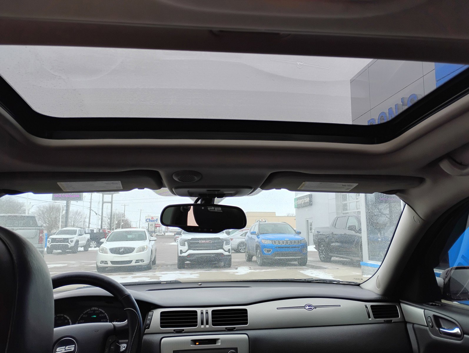 Used 2009 Chevrolet Impala SS w/ Convenience Package image 16