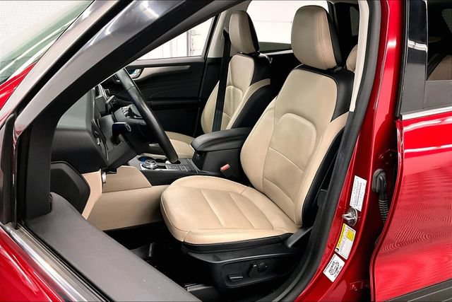 Used 2021 Ford Escape Titanium AWD/4WD image 24