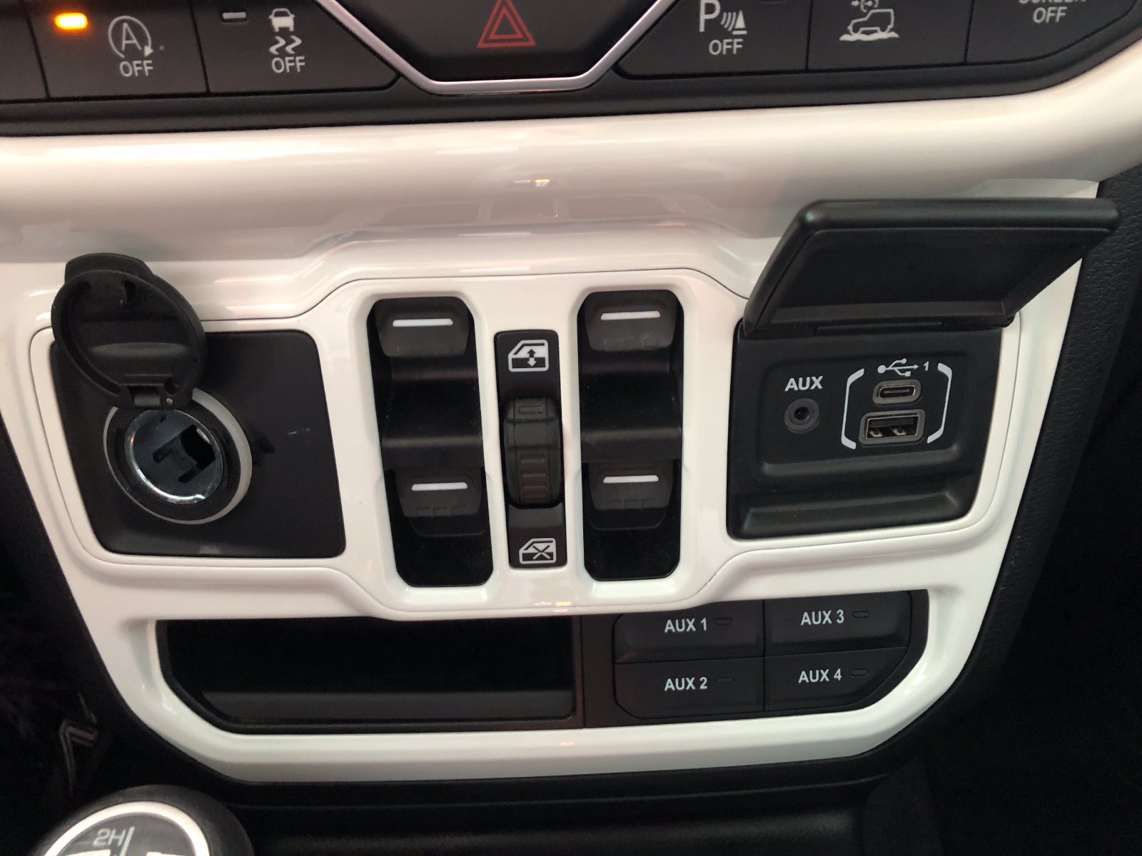 Used 2021 Jeep Gladiator Sport AWD/4WD image 25