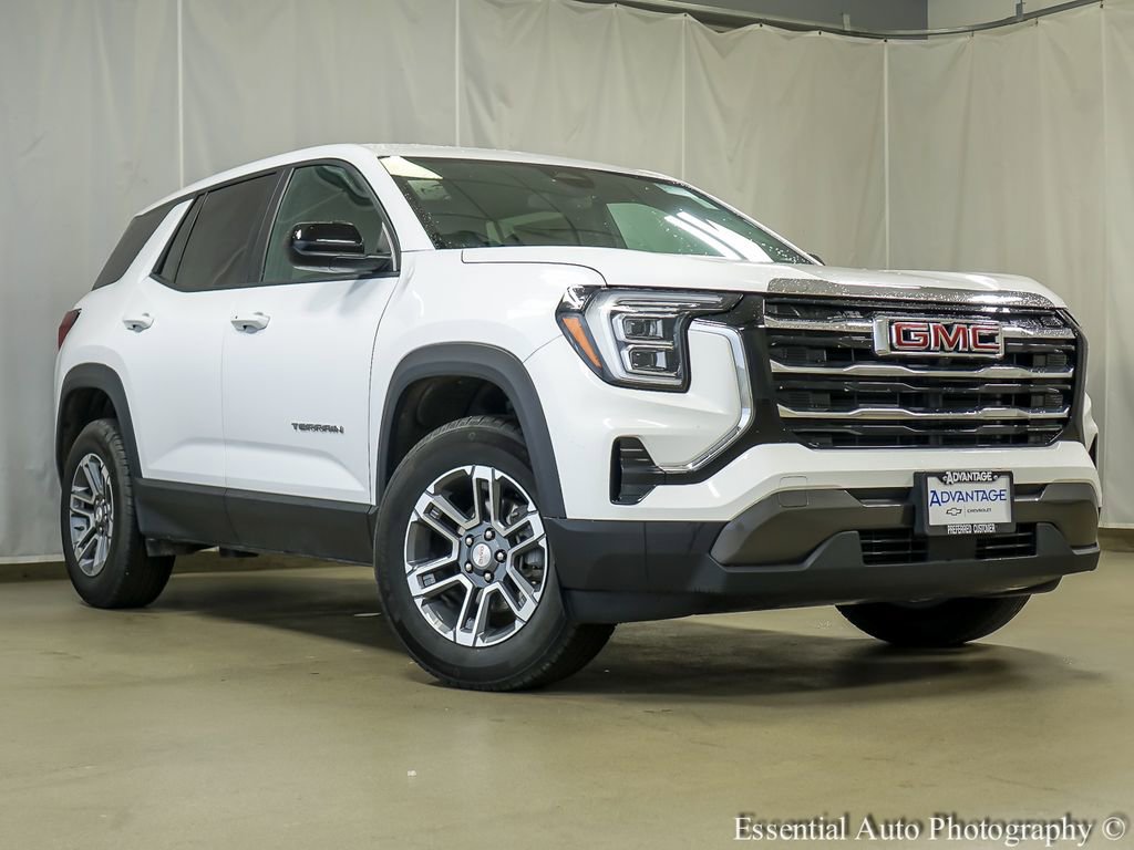 Used 2025 GMC Terrain Elevation AWD/4WD image 2