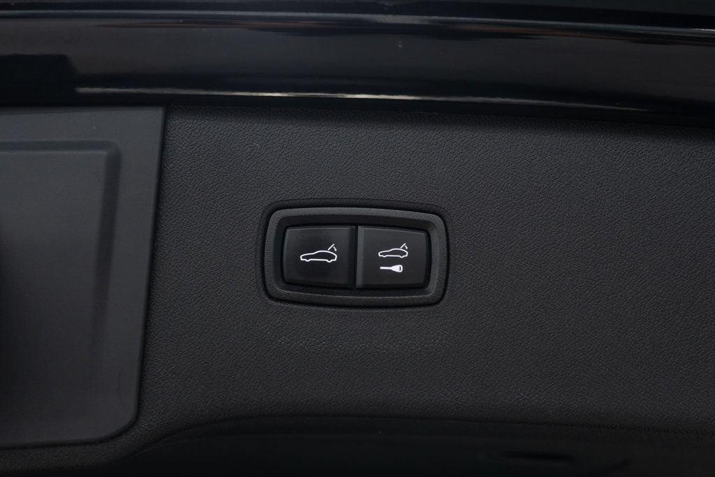 Used 2024 Porsche Cayenne AWD/4WD image 36