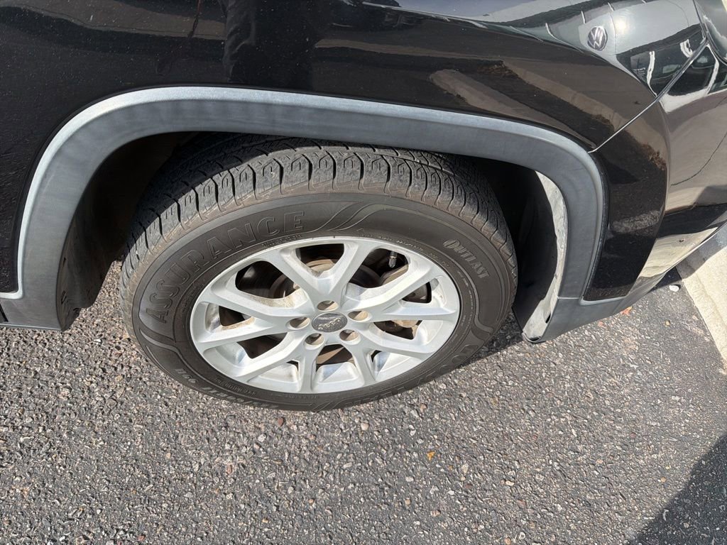 Used 2016 Jeep Cherokee Latitude w/ Comfort & Sound Group image 4