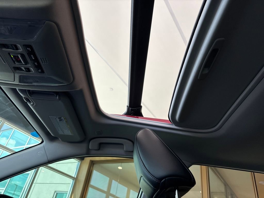 Used 2023 Toyota RAV4 XLE Premium image 28