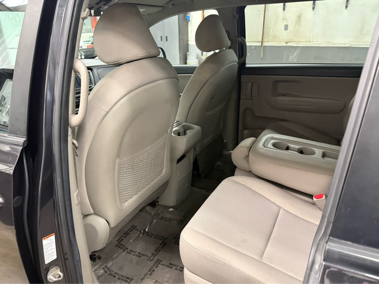 Used 2021 Kia Sedona LX FWD image 22