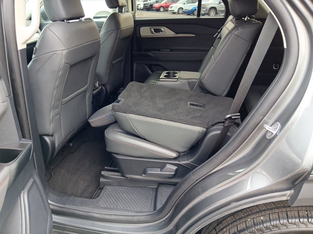 Used 2025 Ford Explorer Active w/ Active Comfort Package AWD/4WD image 31