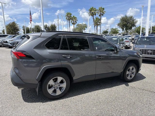 Used 2023 Toyota RAV4 XLE AWD/4WD image 2