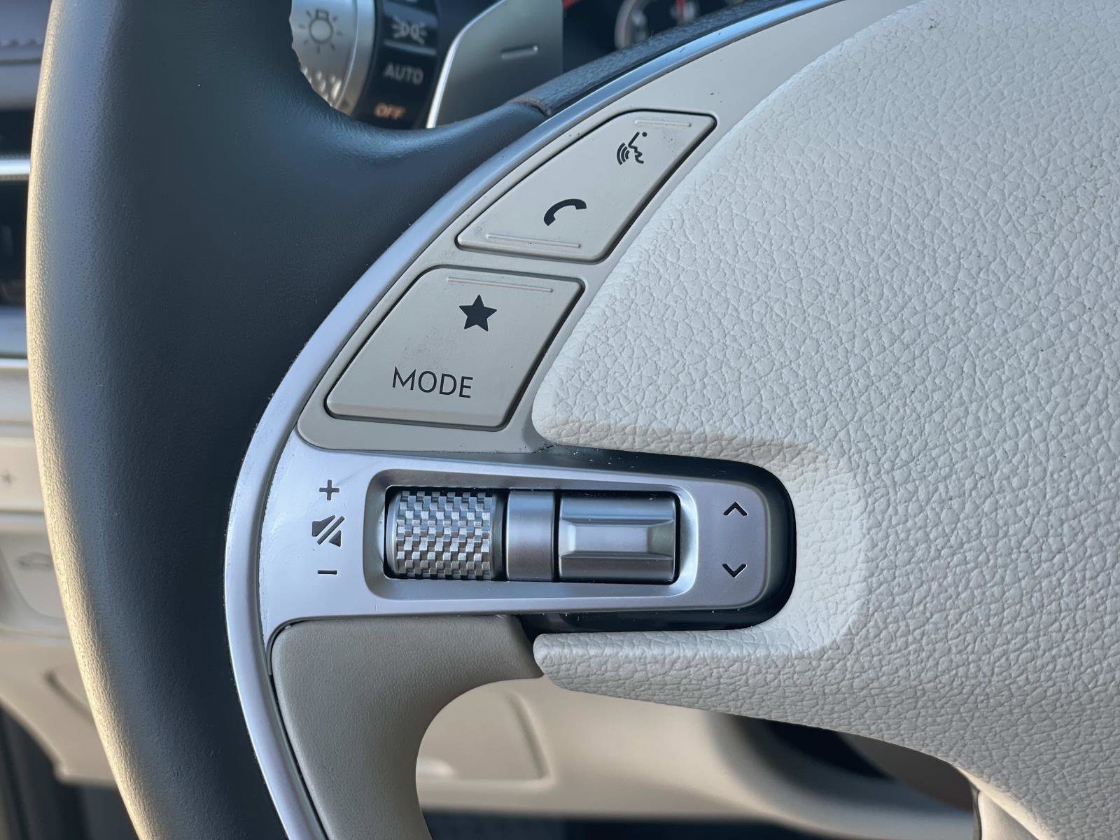 Used 2023 Genesis G80 2.5T image 8