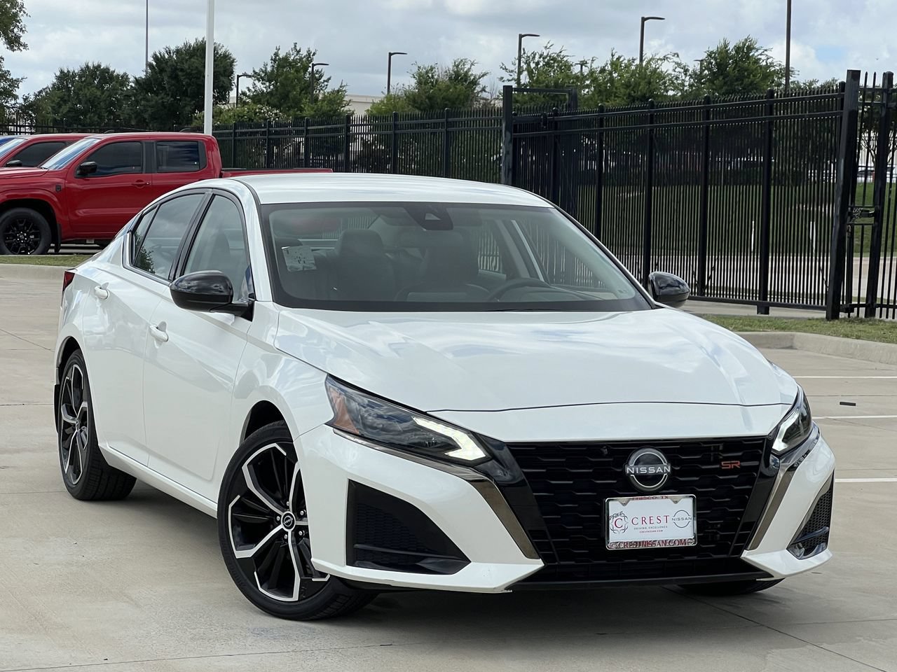 Used 2024 Nissan Altima 2.5 SR FWD image 1