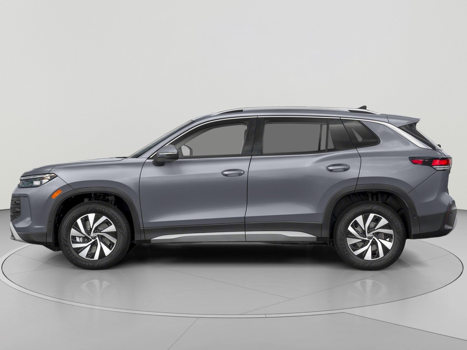 New 2026 Volkswagen Tiguan S FWD image 3