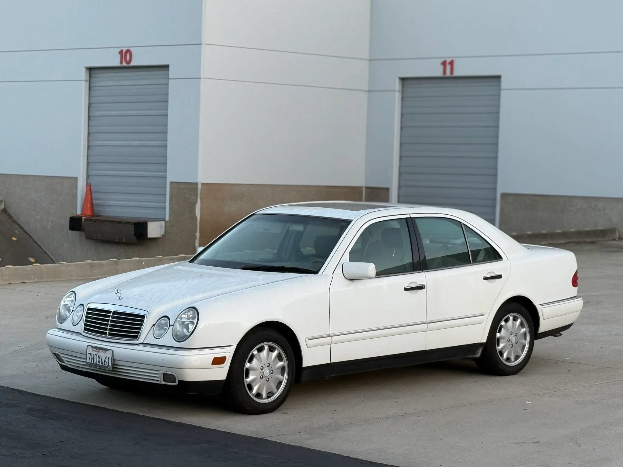 Used 1999 Mercedes-Benz E 320 Sedan image 2