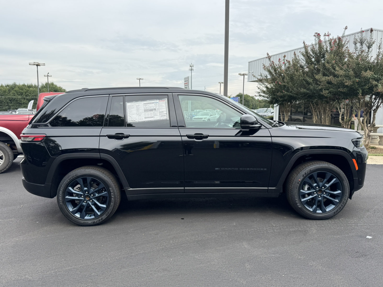 New 2026 Jeep Grand Cherokee Limited AWD/4WD image 4