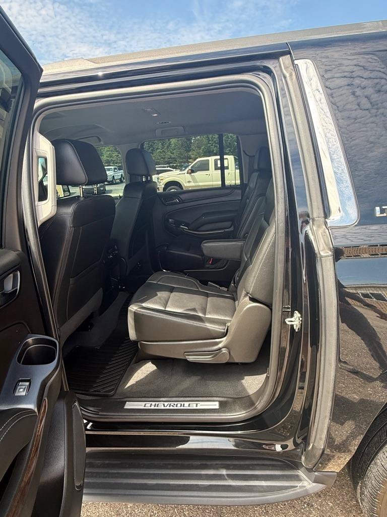 Used 2019 Chevrolet Suburban LT w/ Luxury Package AWD/4WD image 14