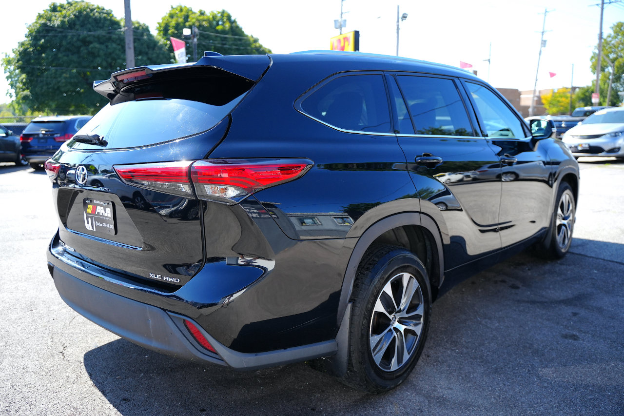Used 2020 Toyota Highlander XLE image 6