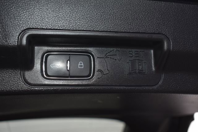 Used 2022 Ford Explorer Limited image 49