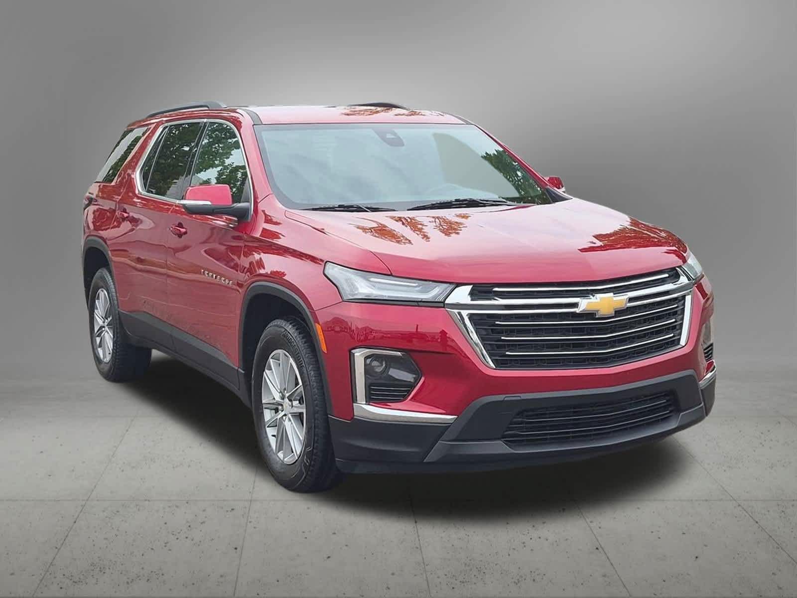 Used 2023 Chevrolet Traverse LT FWD image 8