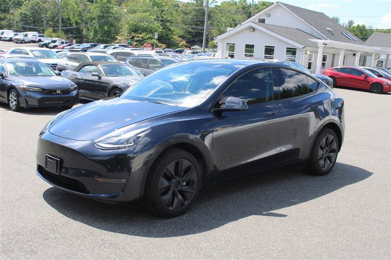 Used 2024 Tesla Model Y Long Range AWD/4WD image 3