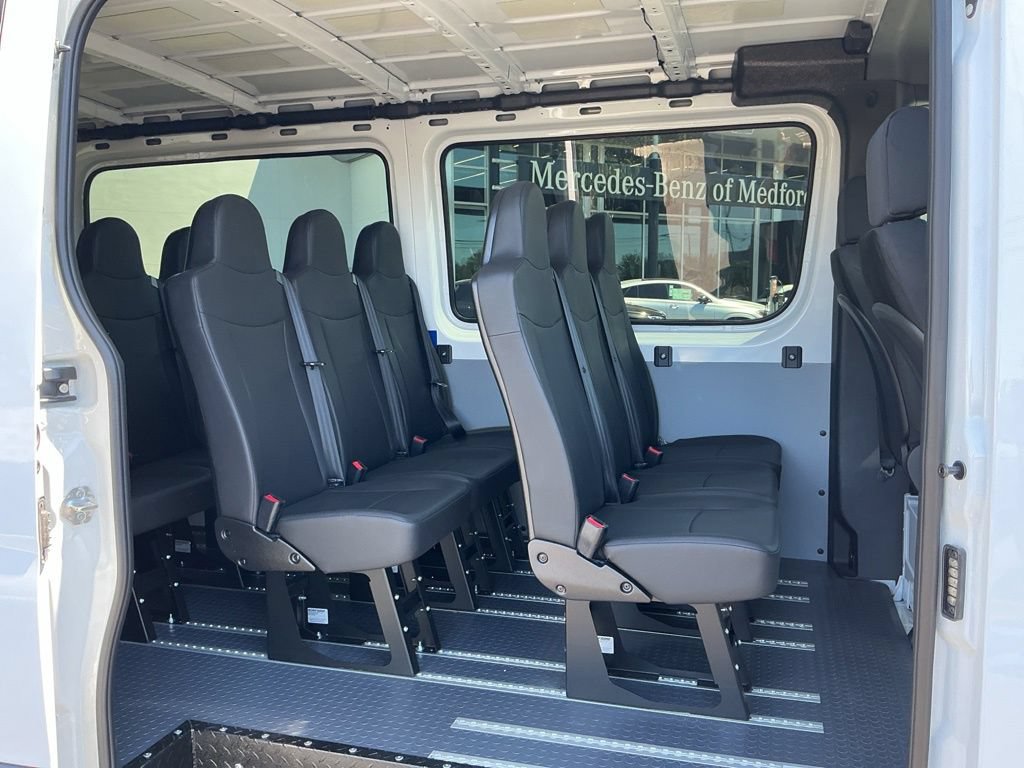 Used 2025 Mercedes-Benz Sprinter 2500 image 19