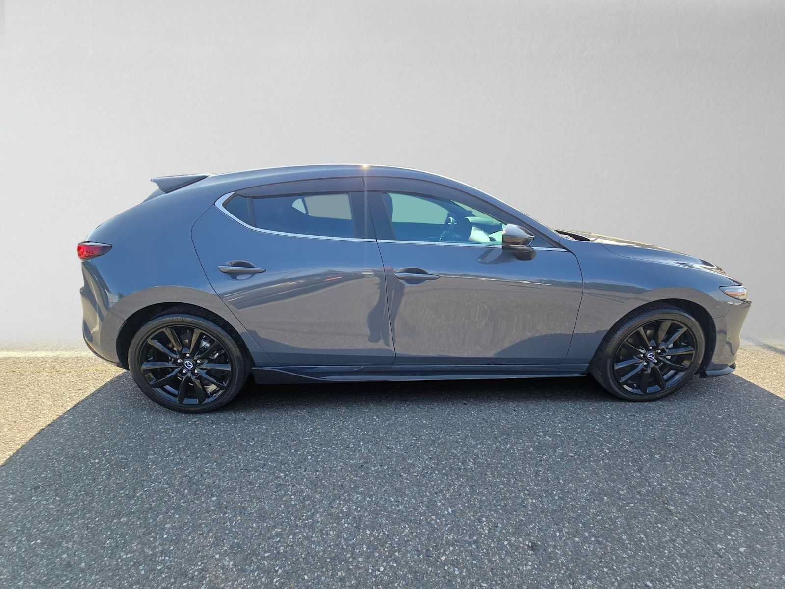 Used 2024 MAZDA MAZDA3 Hatchback w/Premium Plus Pkg AWD/4WD image 2