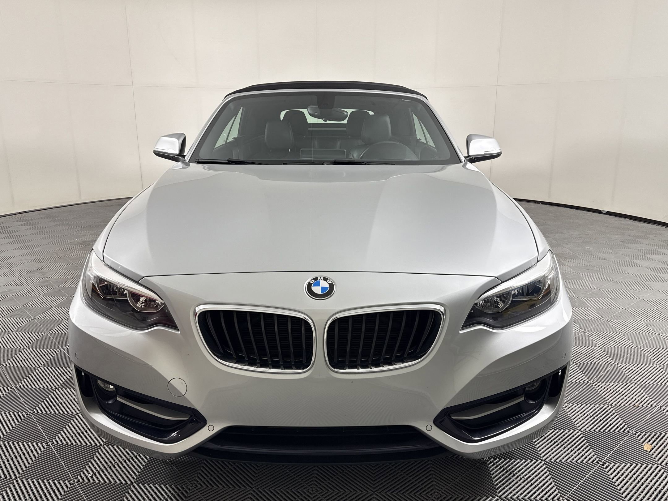 Used 2017 BMW 230i Convertible RWD image 6