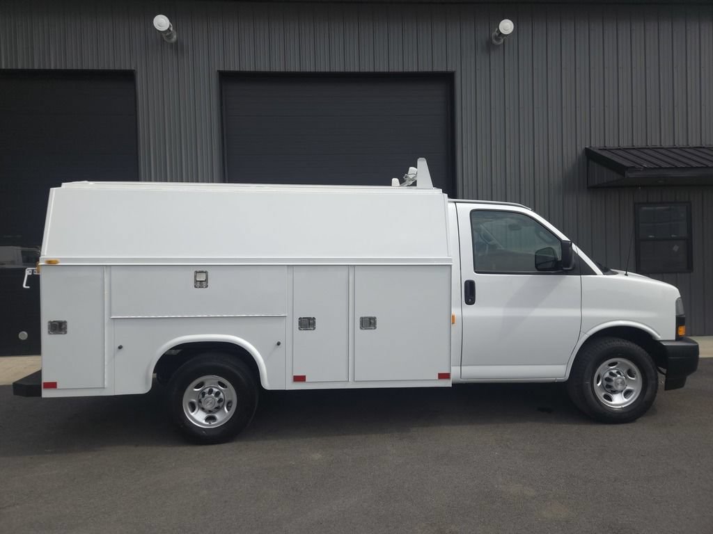 Used 2019 Chevrolet Express 3500 RWD image 5