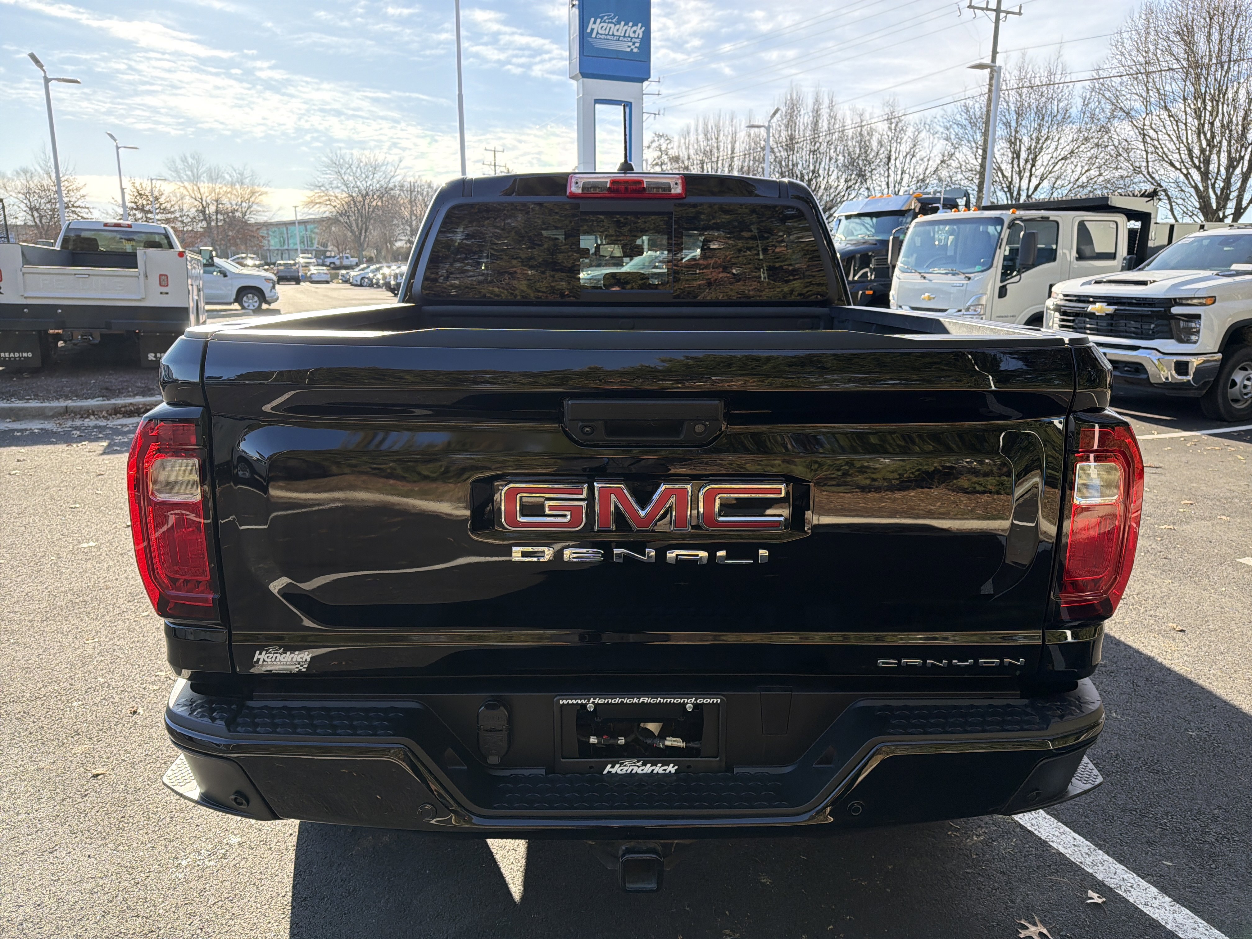 Used 2024 GMC Canyon Denali AWD/4WD image 9