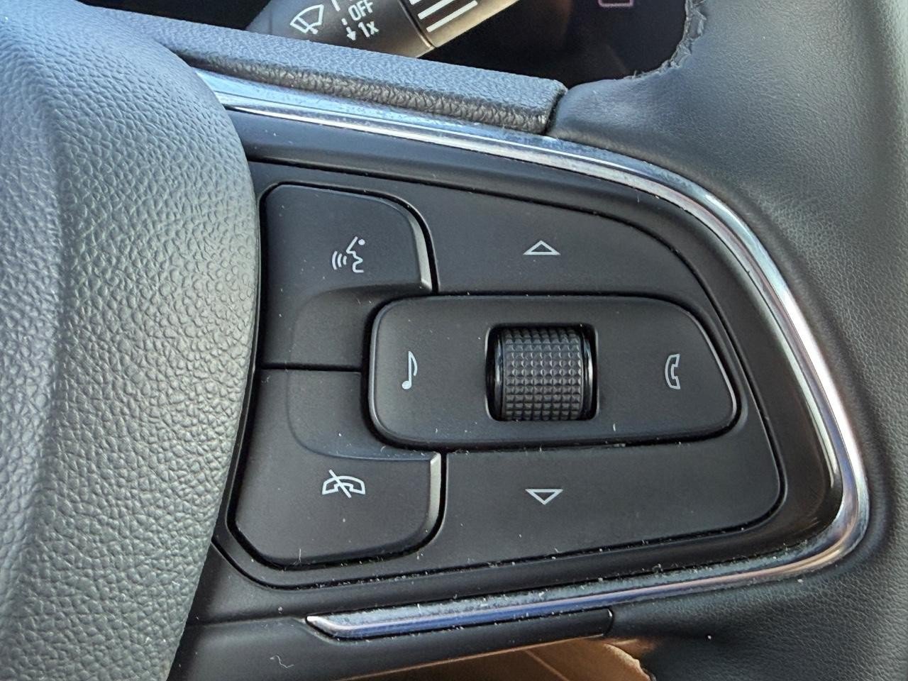 Used 2024 Buick Envista Sport Touring FWD image 14